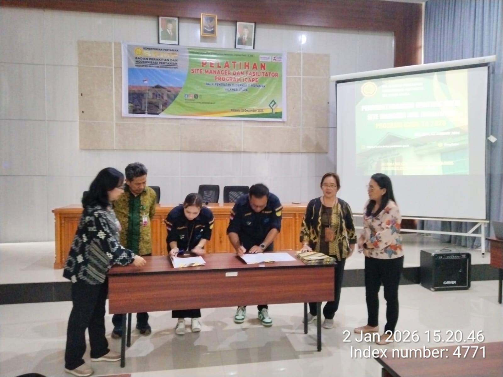 Penandatanganan Kontrak Kerja Site Manager dan Fasilitator ICARE TA 2026
